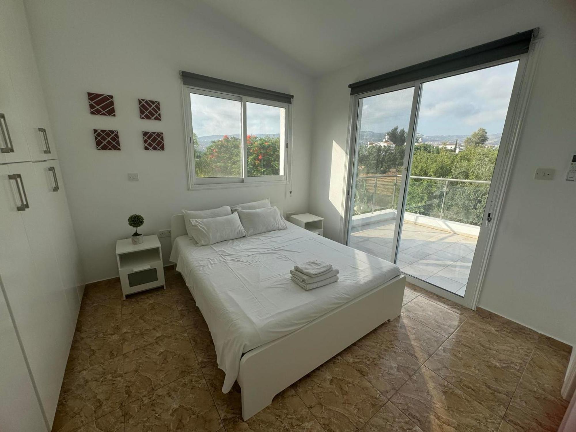 Villa Coralia Gardens 1Km From Coral Bay Beach Exterior foto